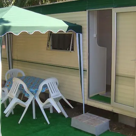 Camping Cala D'ambra サン・テオドーロ