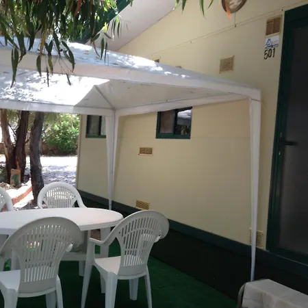 Camping Cala D'ambra キャンプ場 *